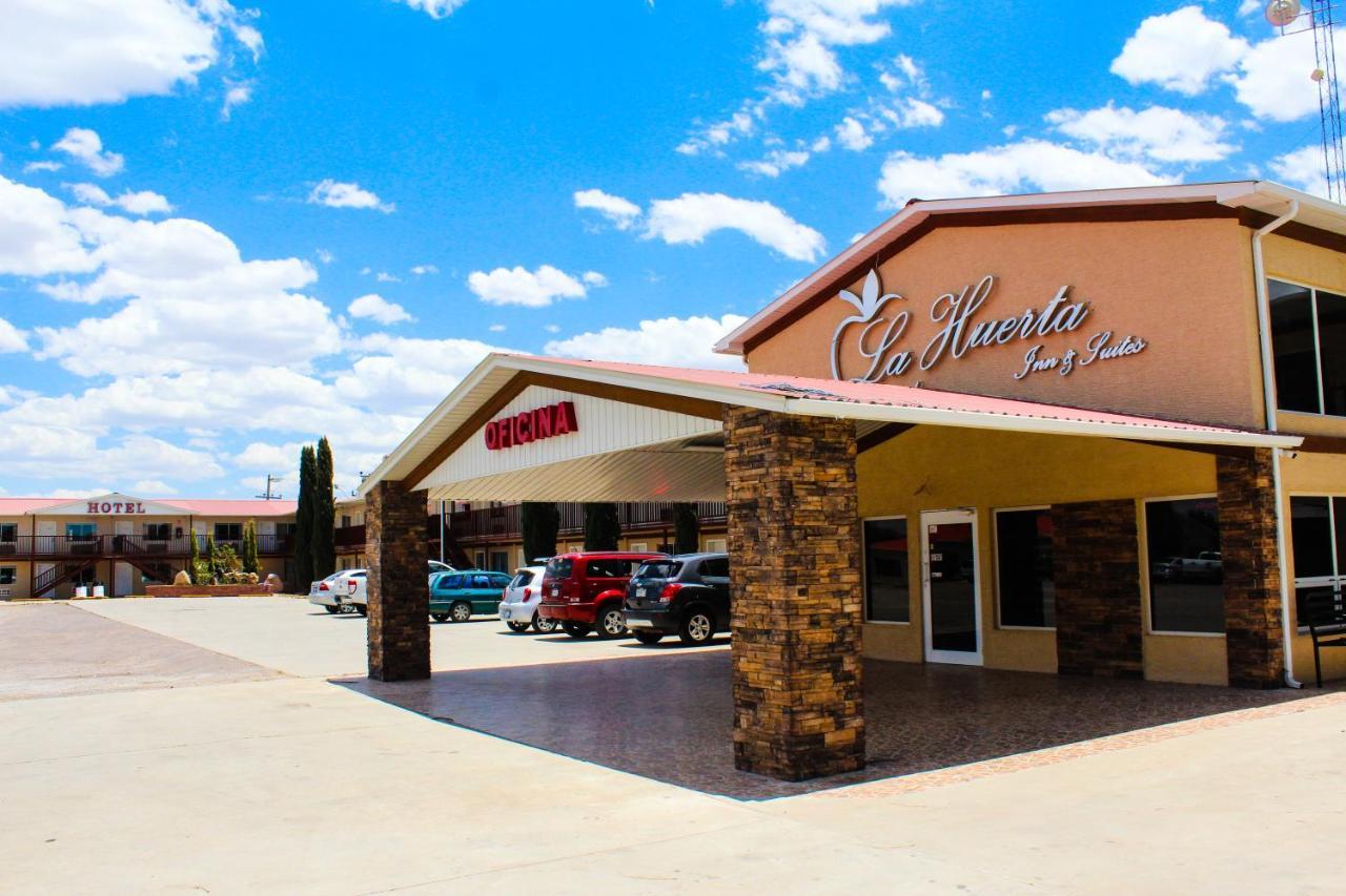 La Huerta Inn & Suites Ciudad Cuauhtemoc  Экстерьер фото