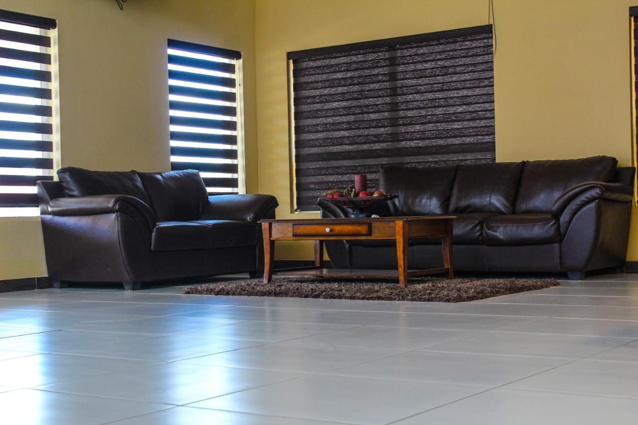 La Huerta Inn & Suites Ciudad Cuauhtemoc  Экстерьер фото