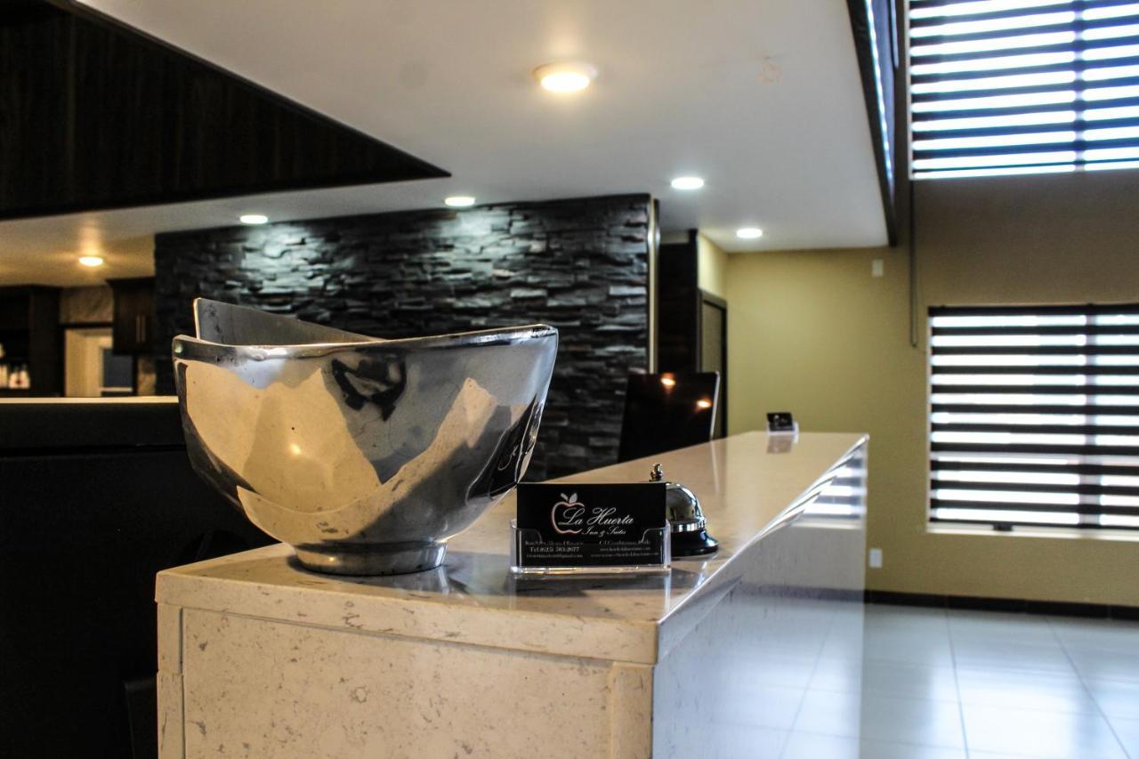 La Huerta Inn & Suites Ciudad Cuauhtemoc  Экстерьер фото