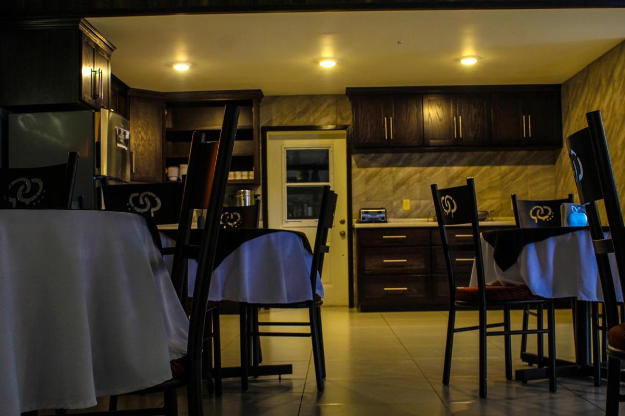 La Huerta Inn & Suites Ciudad Cuauhtemoc  Экстерьер фото