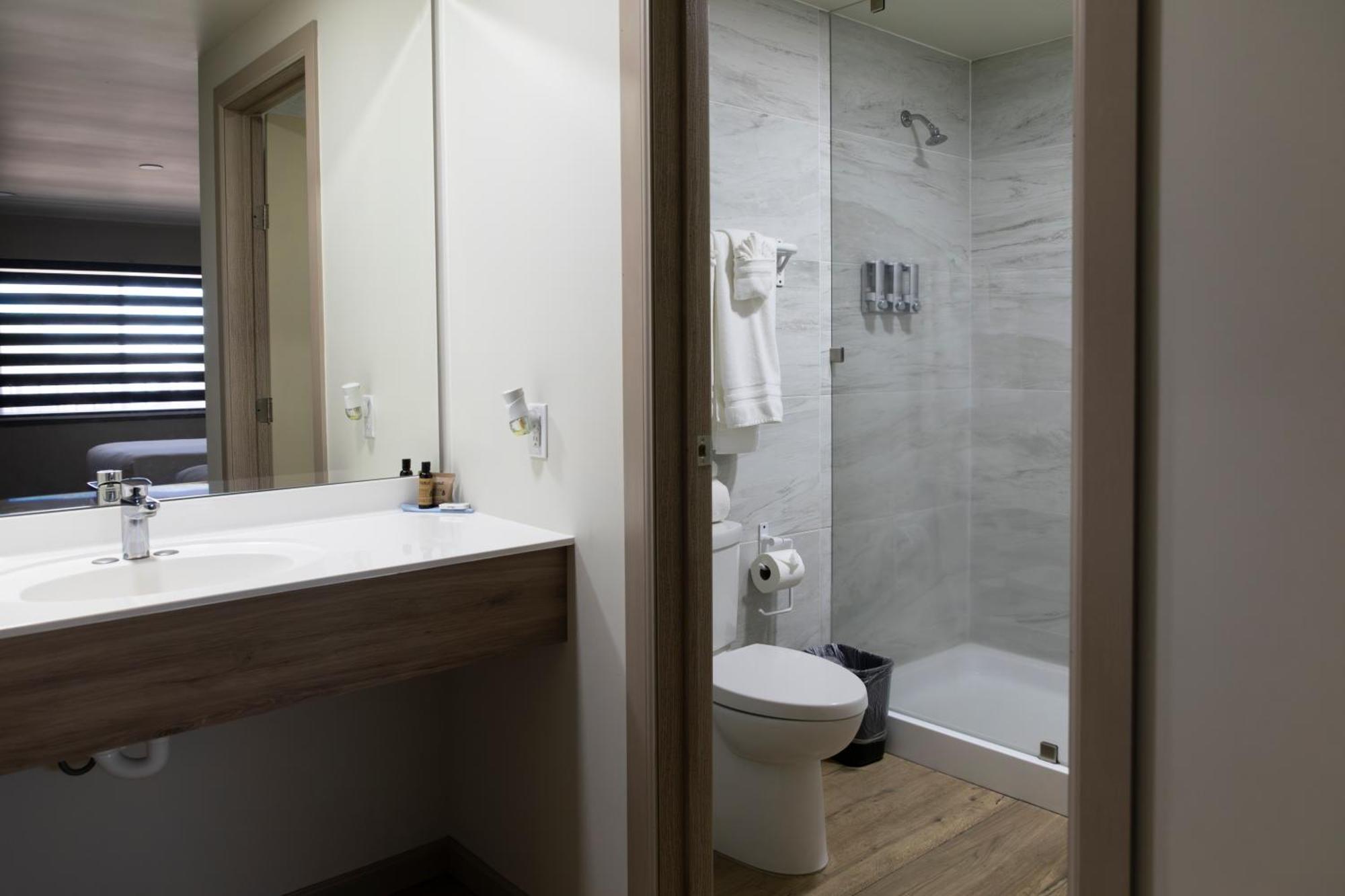 La Huerta Inn & Suites Ciudad Cuauhtemoc  Экстерьер фото
